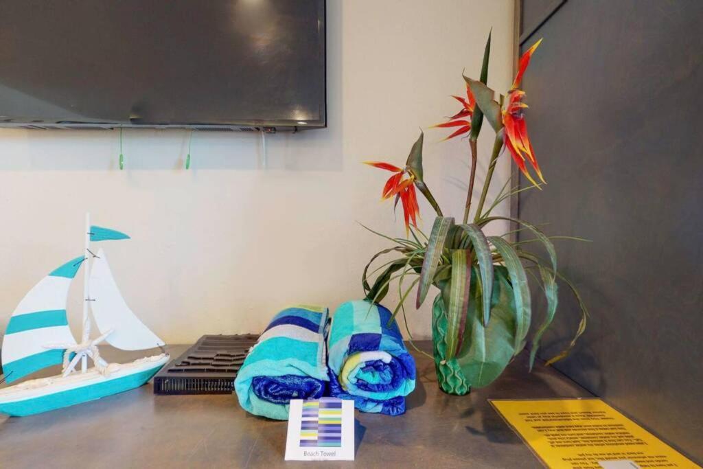 Sea Spray, Studio 114, Beach Steps Away! Pool+Wifi 러스킨 외부 사진