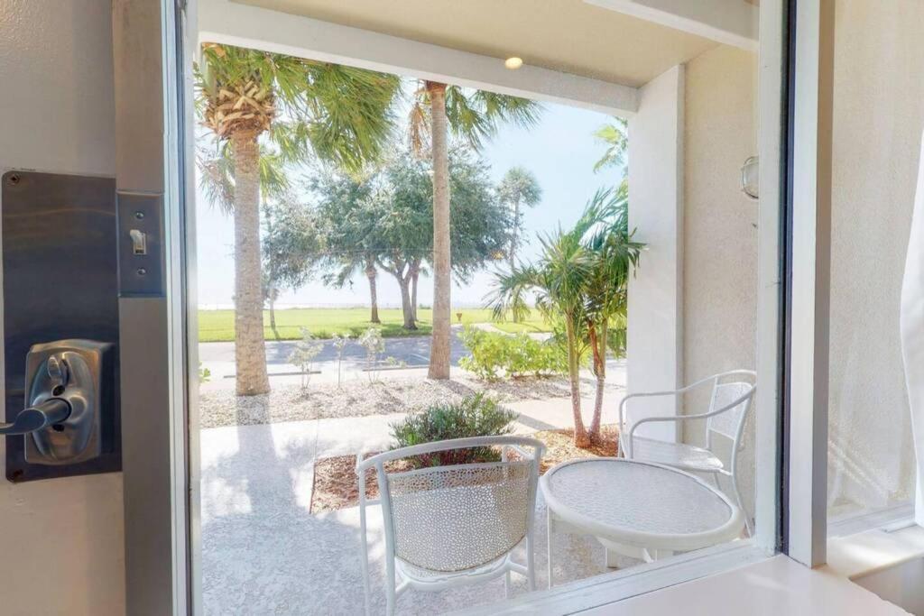 Sea Spray, Studio 114, Beach Steps Away! Pool+Wifi 러스킨 외부 사진