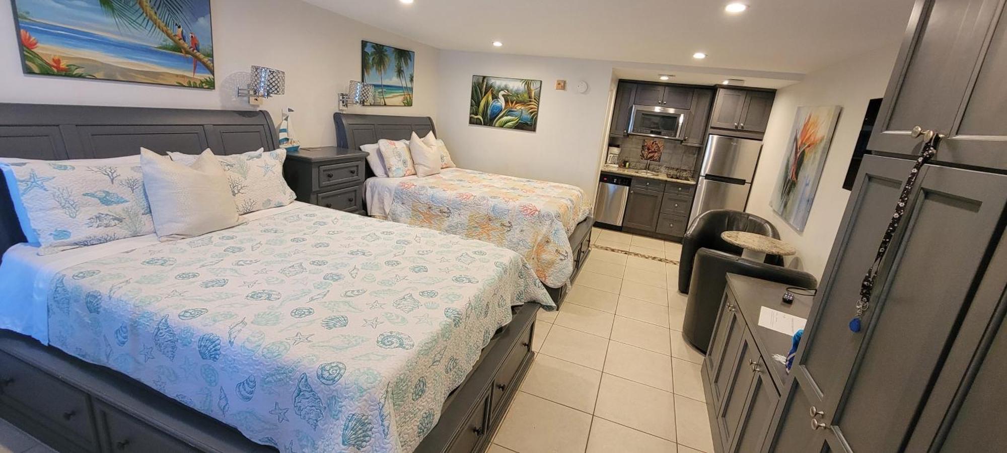 Sea Spray, Studio 114, Beach Steps Away! Pool+Wifi 러스킨 외부 사진